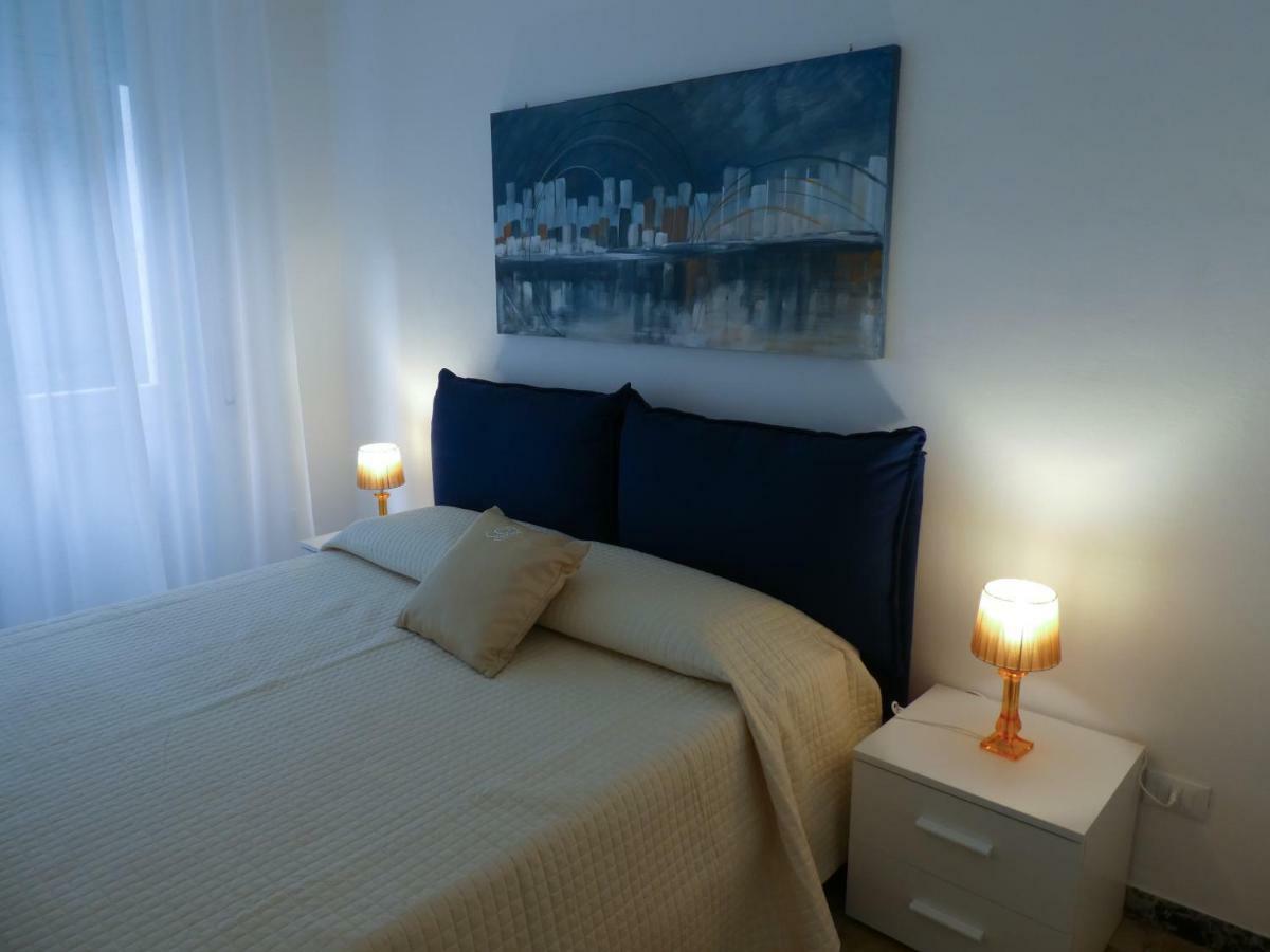 Isola Di Man Appartement Imperia Buitenkant foto