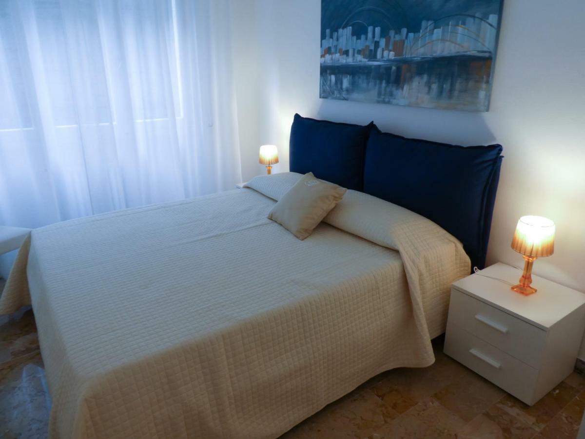 Isola Di Man Appartement Imperia Buitenkant foto