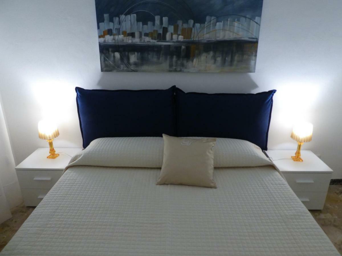 Isola Di Man Appartement Imperia Buitenkant foto
