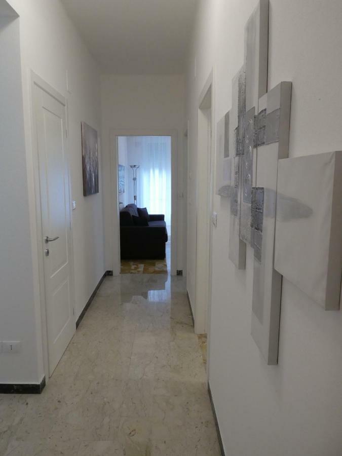 Isola Di Man Appartement Imperia Buitenkant foto