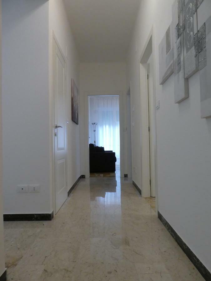 Isola Di Man Appartement Imperia Buitenkant foto