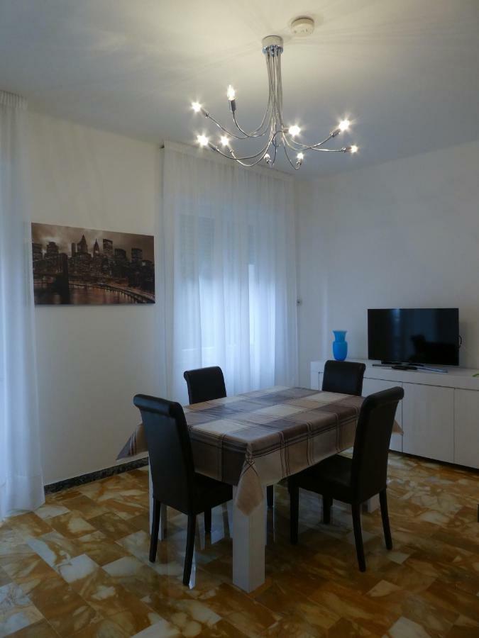 Isola Di Man Appartement Imperia Buitenkant foto