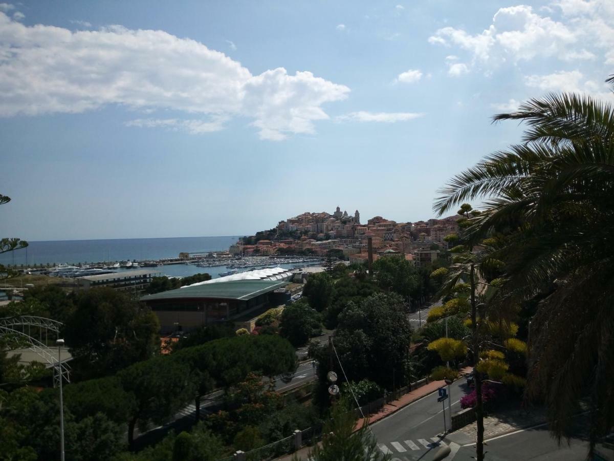 Isola Di Man Appartement Imperia Buitenkant foto