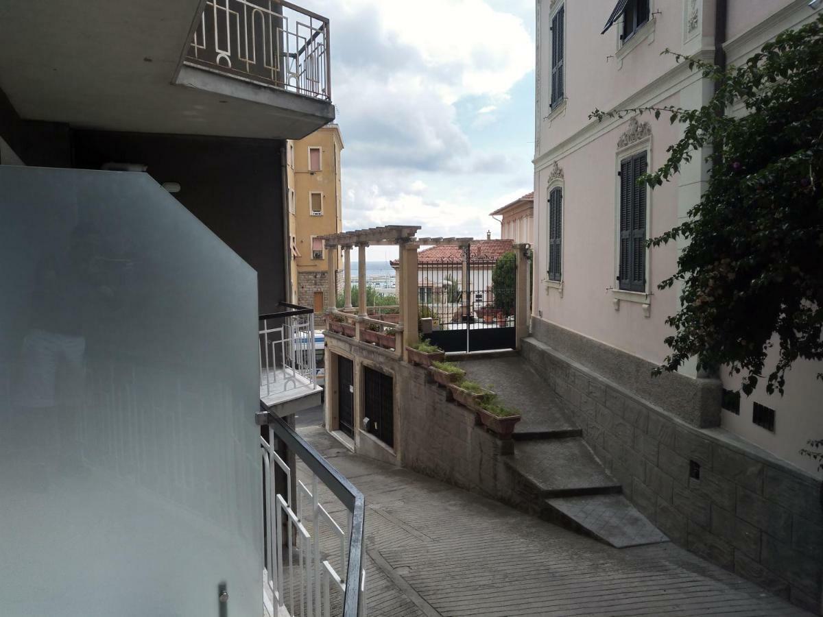 Isola Di Man Appartement Imperia Buitenkant foto